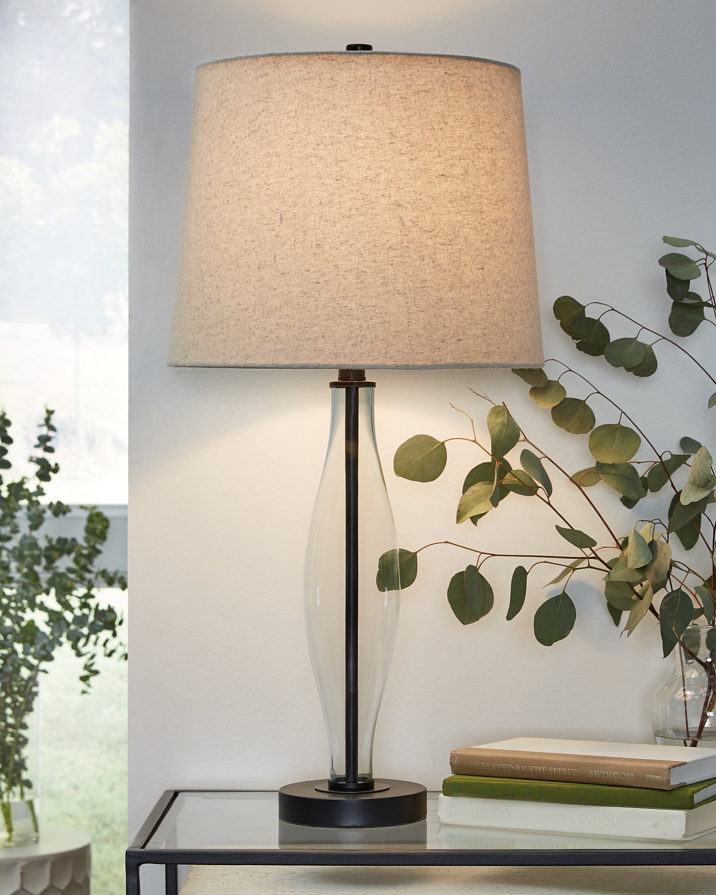 Travisburg Glass Table Lamp (2/CN)